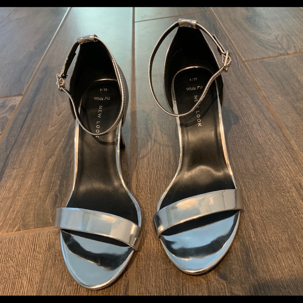 New Look Silver Metallic Heeled Sandal - Sz 8W - Picture 3 of 4